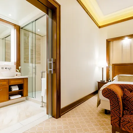 Otel Excelsior Ernst Am Dom 5*