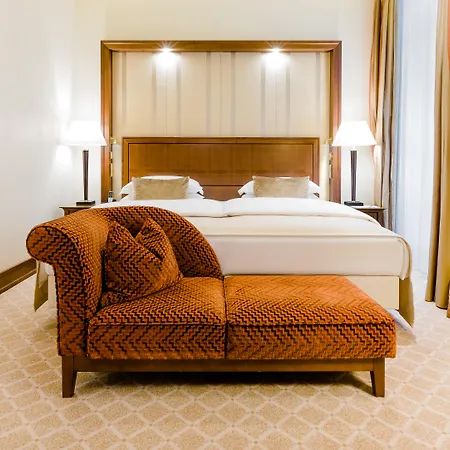 Excelsior Ernst Am Dom Otel 5*