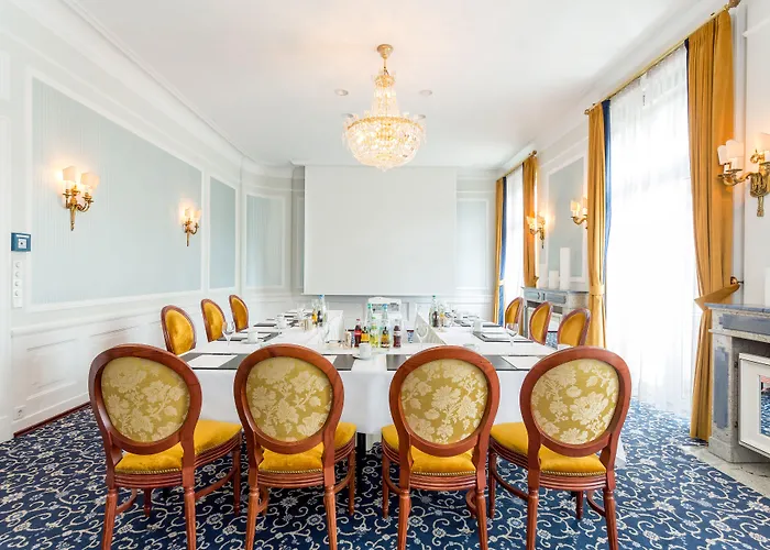 Hotel Excelsior Ernst Am Dom 5*