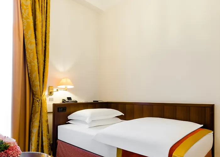 Hotel Excelsior Ernst Am Dom 5*