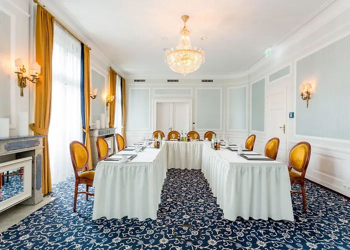 Hotel Excelsior Ernst Am Dom 5*