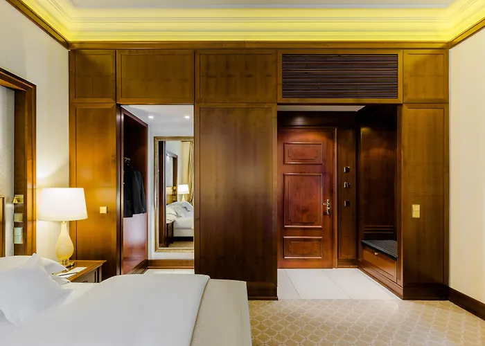 Excelsior Ernst Am Dom 5*